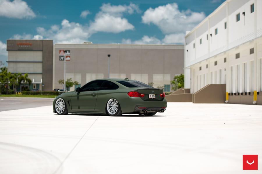  BMW M4 Coupe on Vossen Wheels (VFS4) 2017 года  (фото 43 из 46)